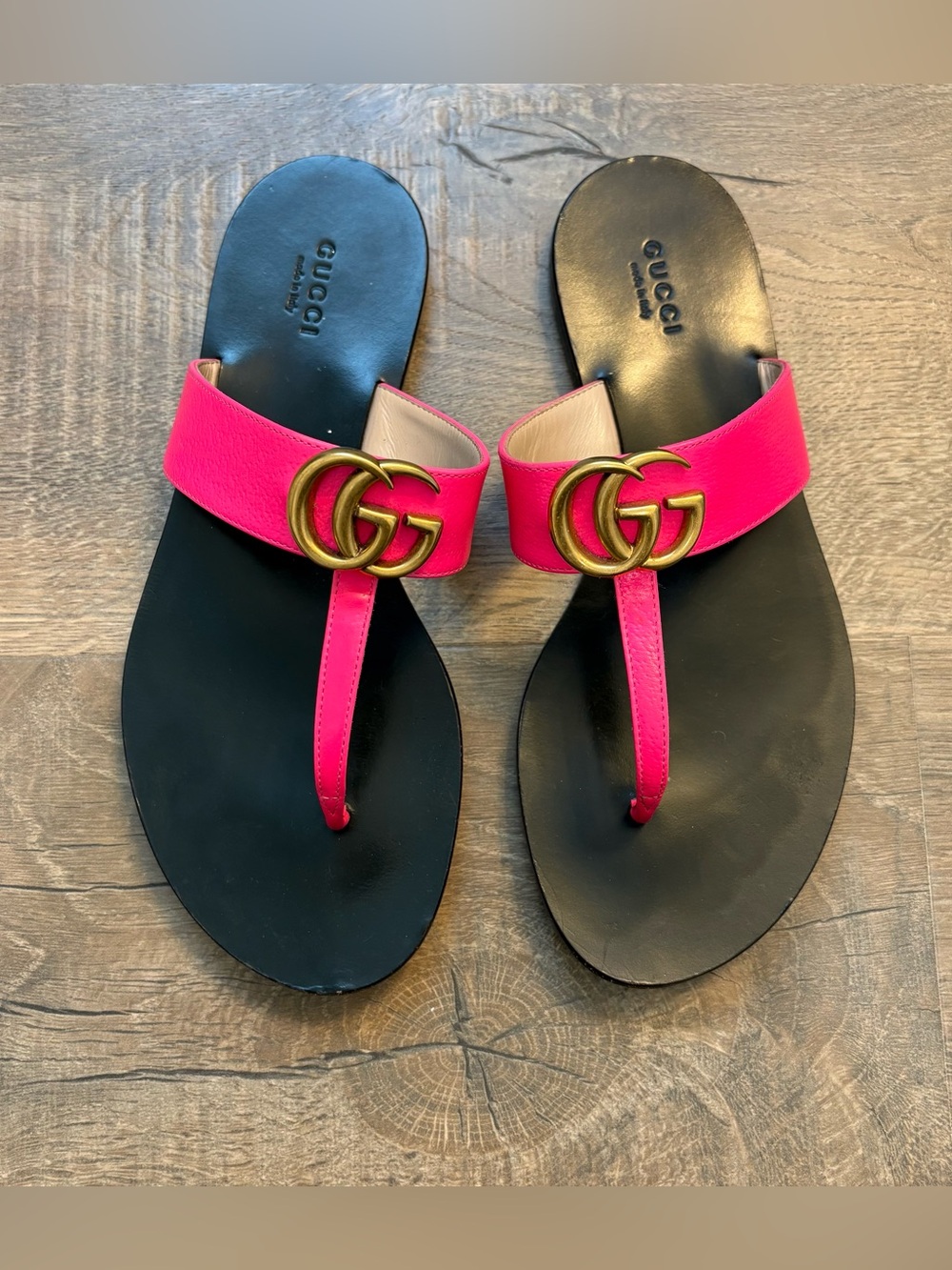 Gucci Pink Leather GG Thong Sandals with Gold Hardware